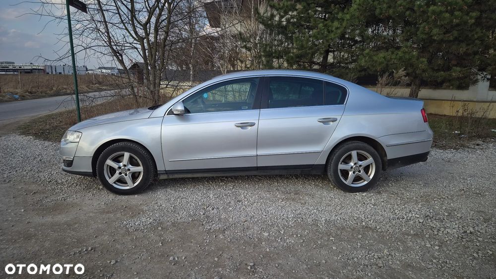 Volkswagen Passat - 2