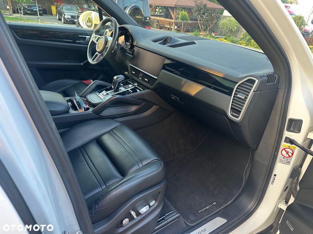 Porsche Cayenne - 8