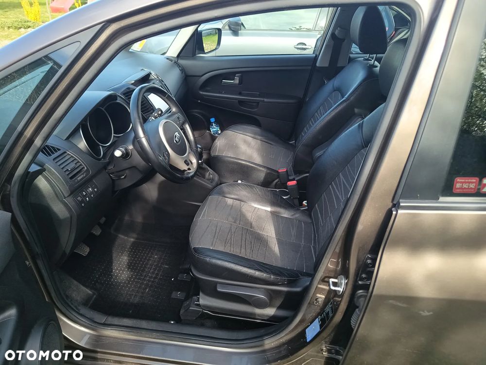 Kia Venga 1.4 L - 11