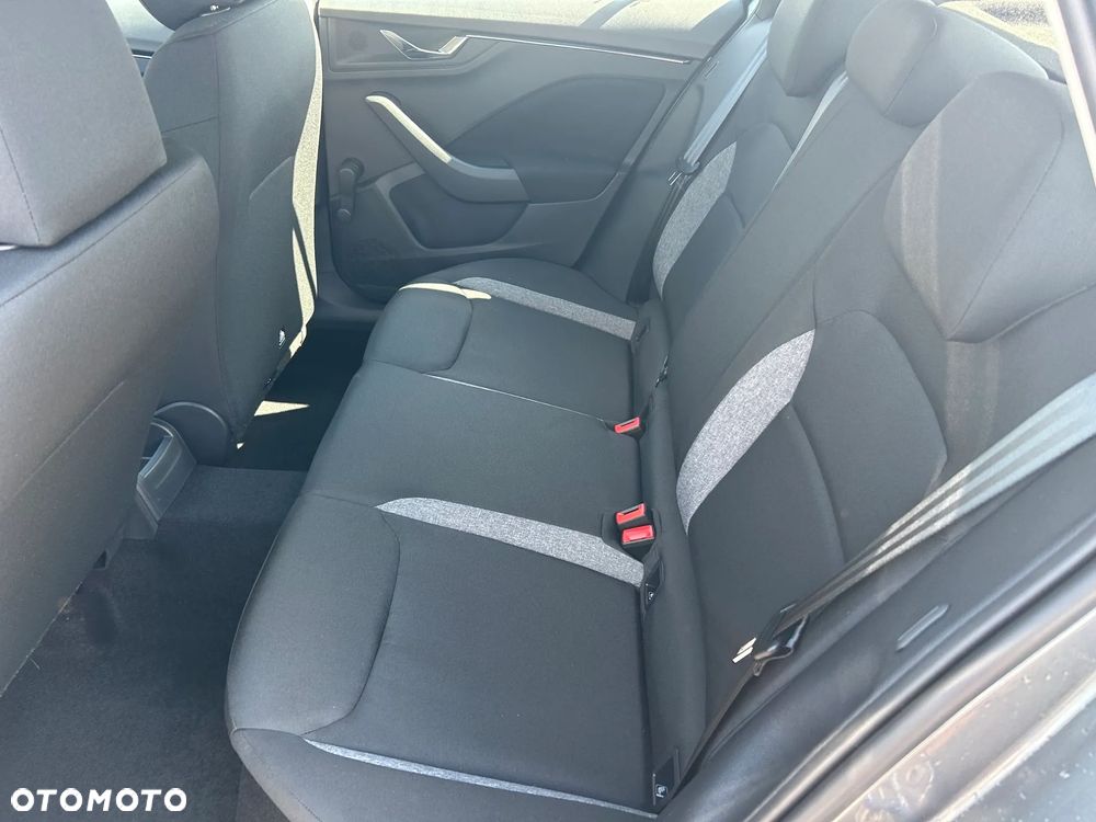 Skoda Kamiq 1.0 TSI Essence - 9