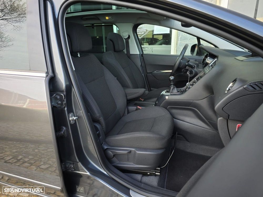 Peugeot 5008 1.2 PureTech Allure - 25