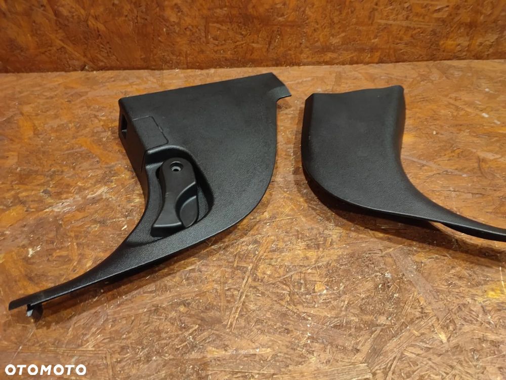 E90/ E91/ E92/ E93 ORYGINALNA TAPICERKA BOCZNA PRZESTRZENI PRZYPODŁOGOWEJ PRAWA/ LEWA O NR.  51 43 7 144 533/ 51 43 7 144 534 TZW. HOKEJ I RĄCZKA OWIERANIA MASKI W BARDZO DOBRYM STANIE. - 12