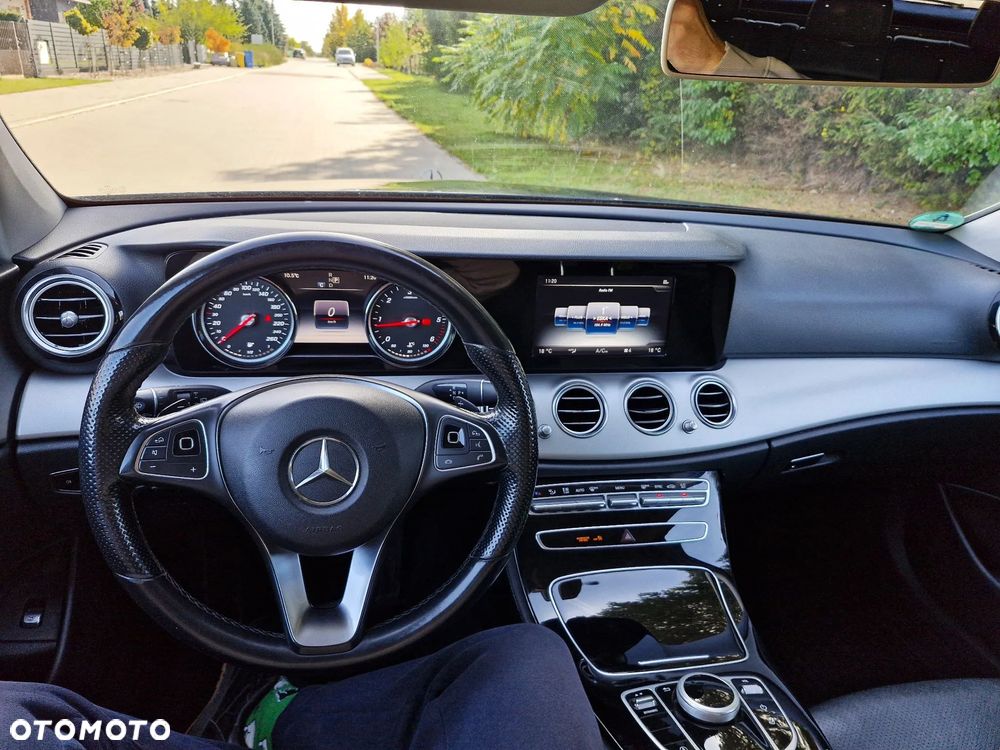 Mercedes-Benz Klasa E 200 d 9G-TRONIC - 13