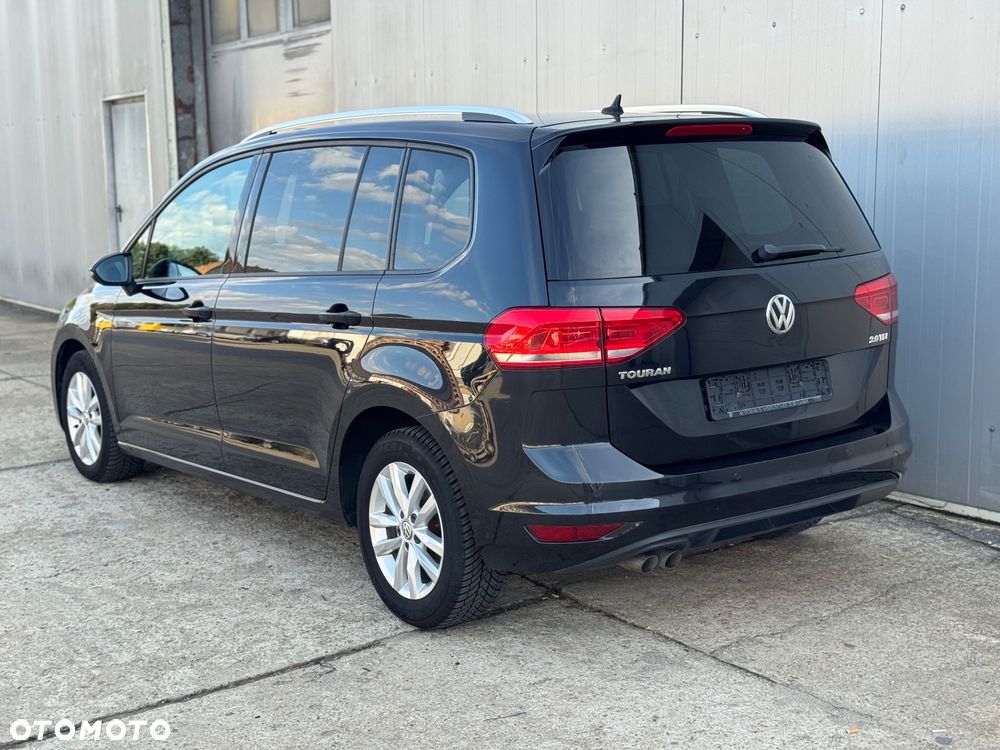 Volkswagen Touran - 4