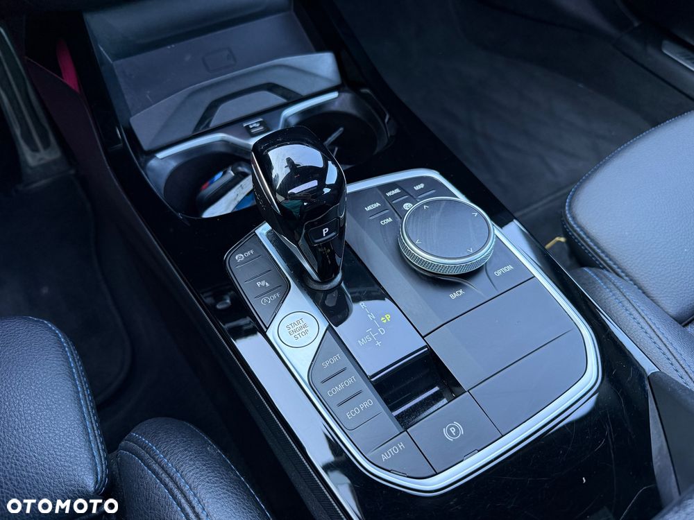 BMW Seria 2 220i M Sport - 24