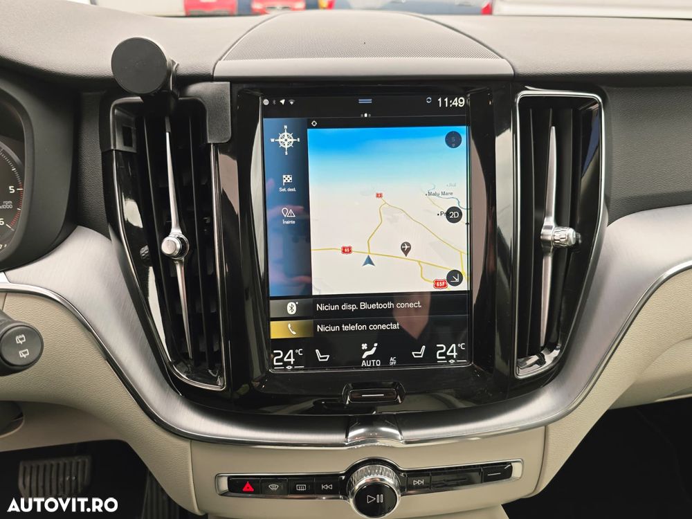 Volvo XC 60 D4 AWD Momentum - 24