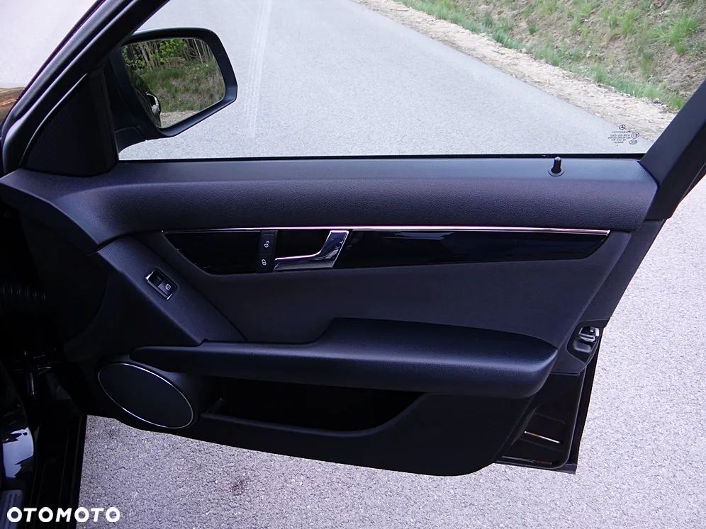 Mercedes-Benz Klasa C 180 Kompressor Automatik - 32
