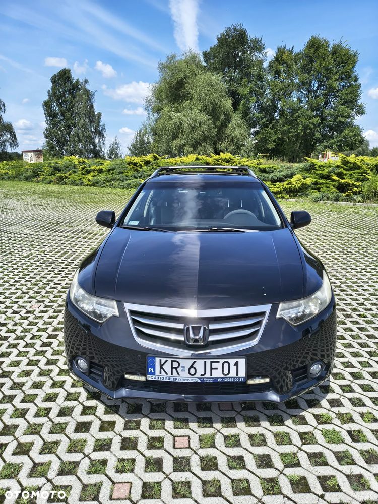 Honda Accord 2.0 Executive Nav - 1