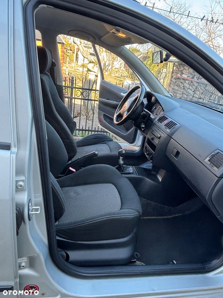 Skoda Fabia 1.4 16V Ambiente - 11