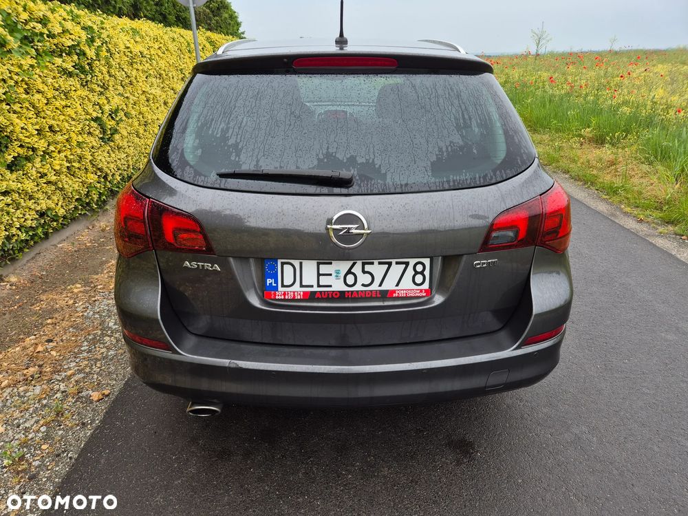 Opel Astra 2.0 CDTI Exklusiv - 4