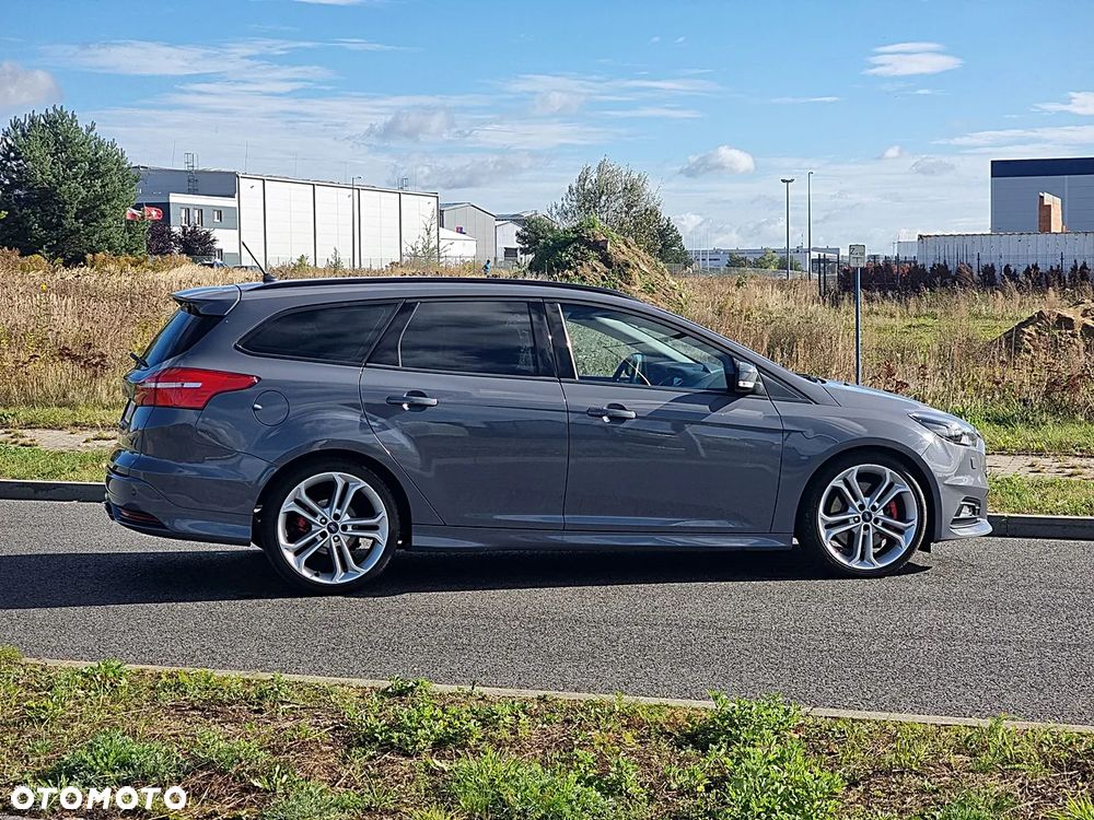 Ford Focus 2.0 TDCi ST - 4