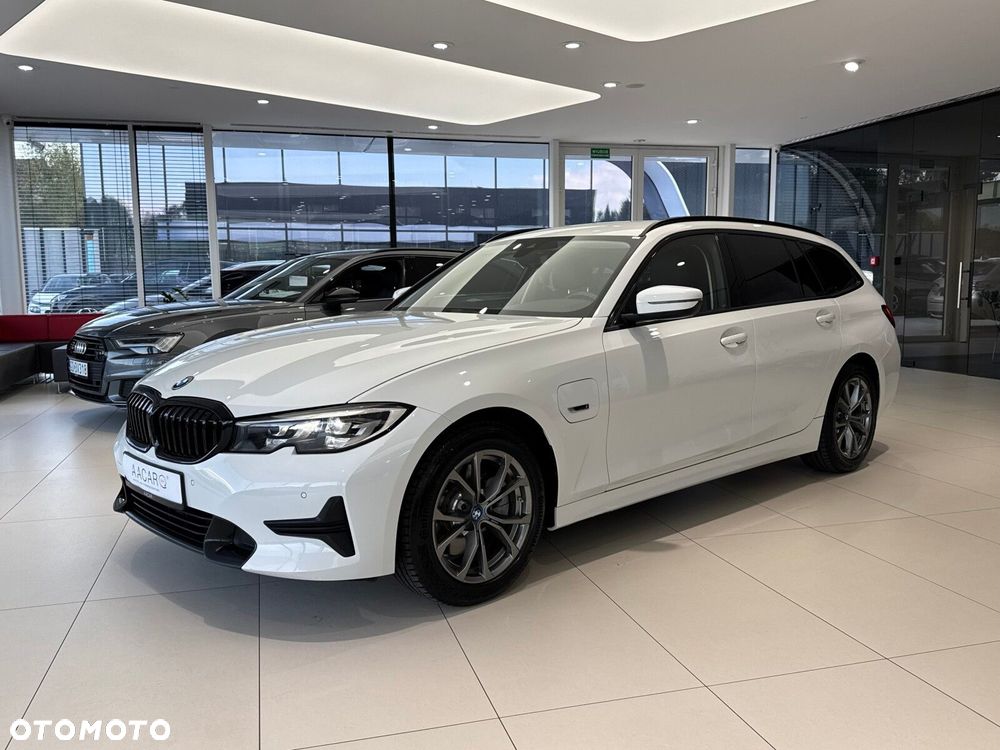 BMW Seria 3 320e Sport Line - 2
