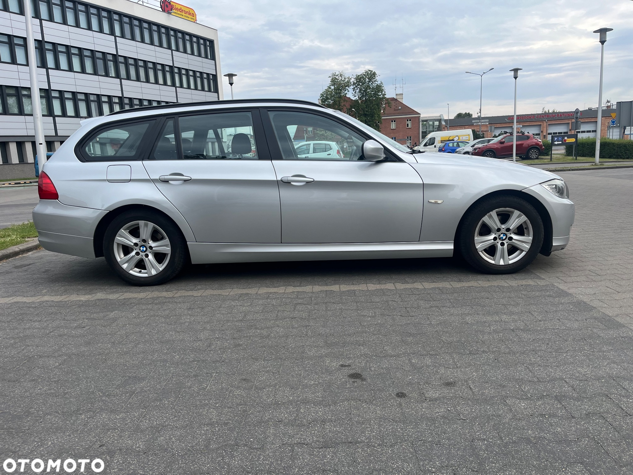 BMW Seria 3 318i - 6