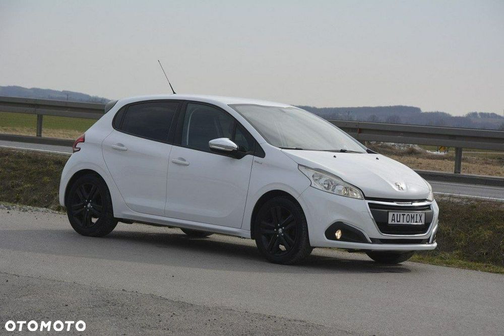 Peugeot 208 82 PureTech Style - 12