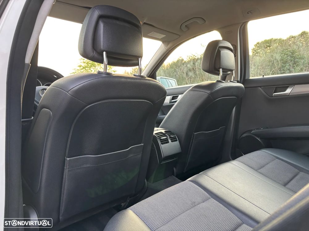 Mercedes-Benz C 180 CDi Avantgarde BlueEfficiency - 32