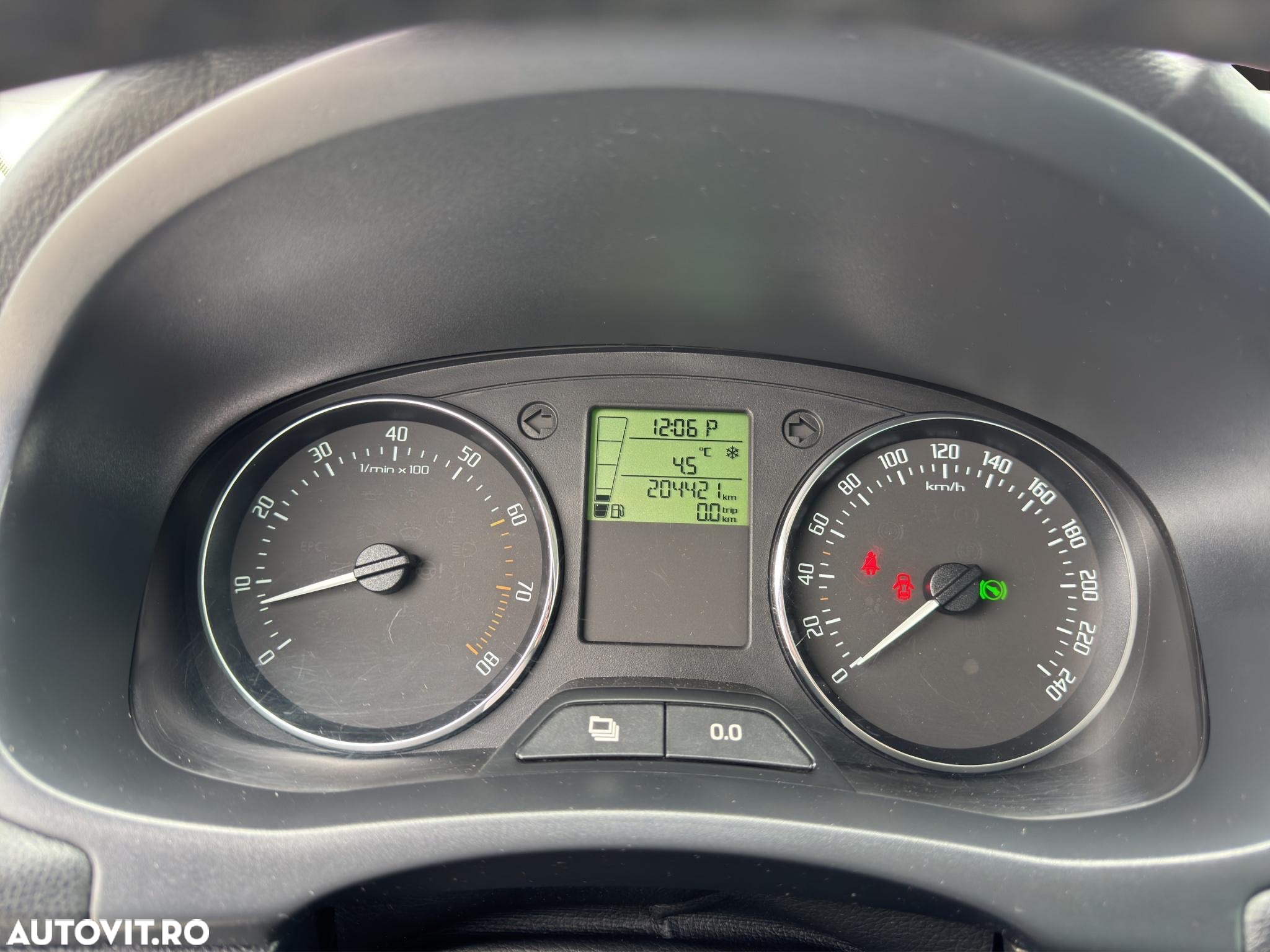 Skoda Roomster 1.2 TSI DSG Active - 8