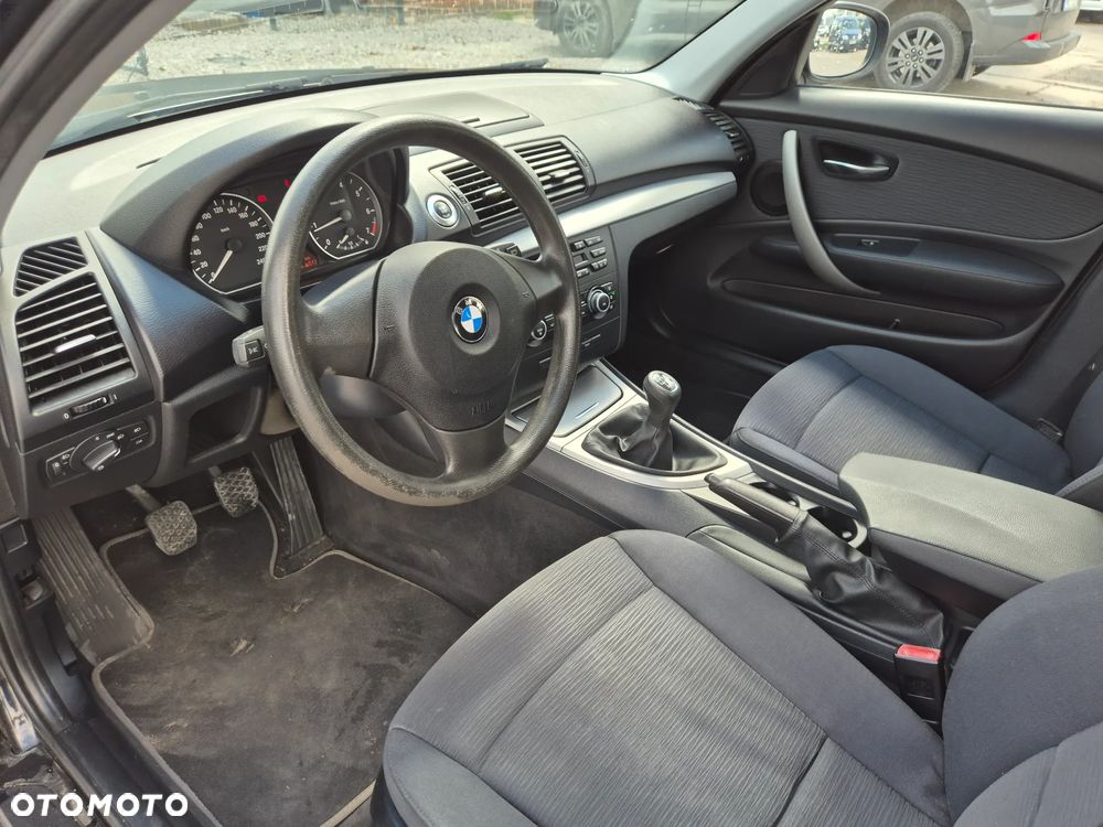 BMW Seria 1 - 22