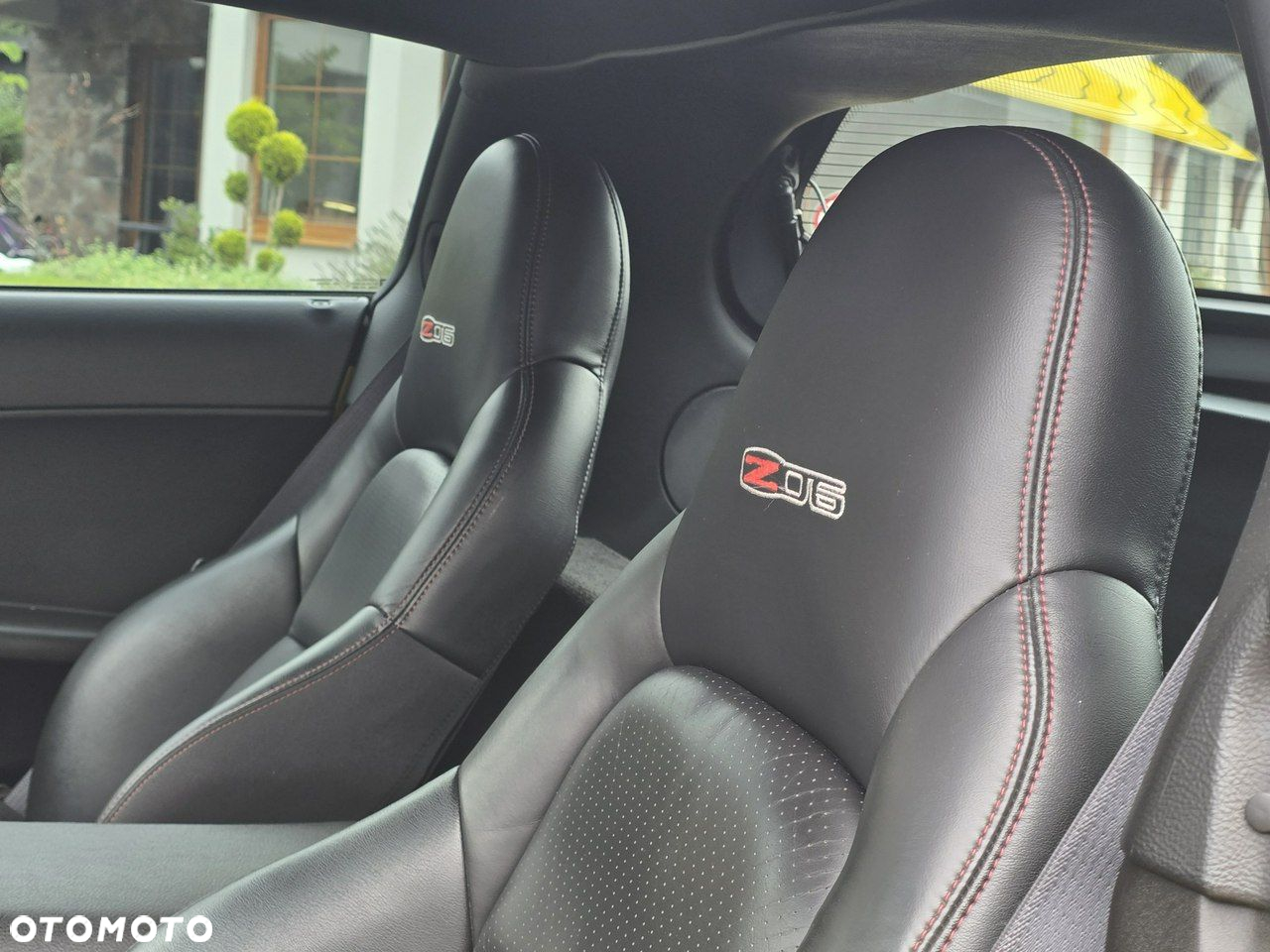 Chevrolet Corvette - 26