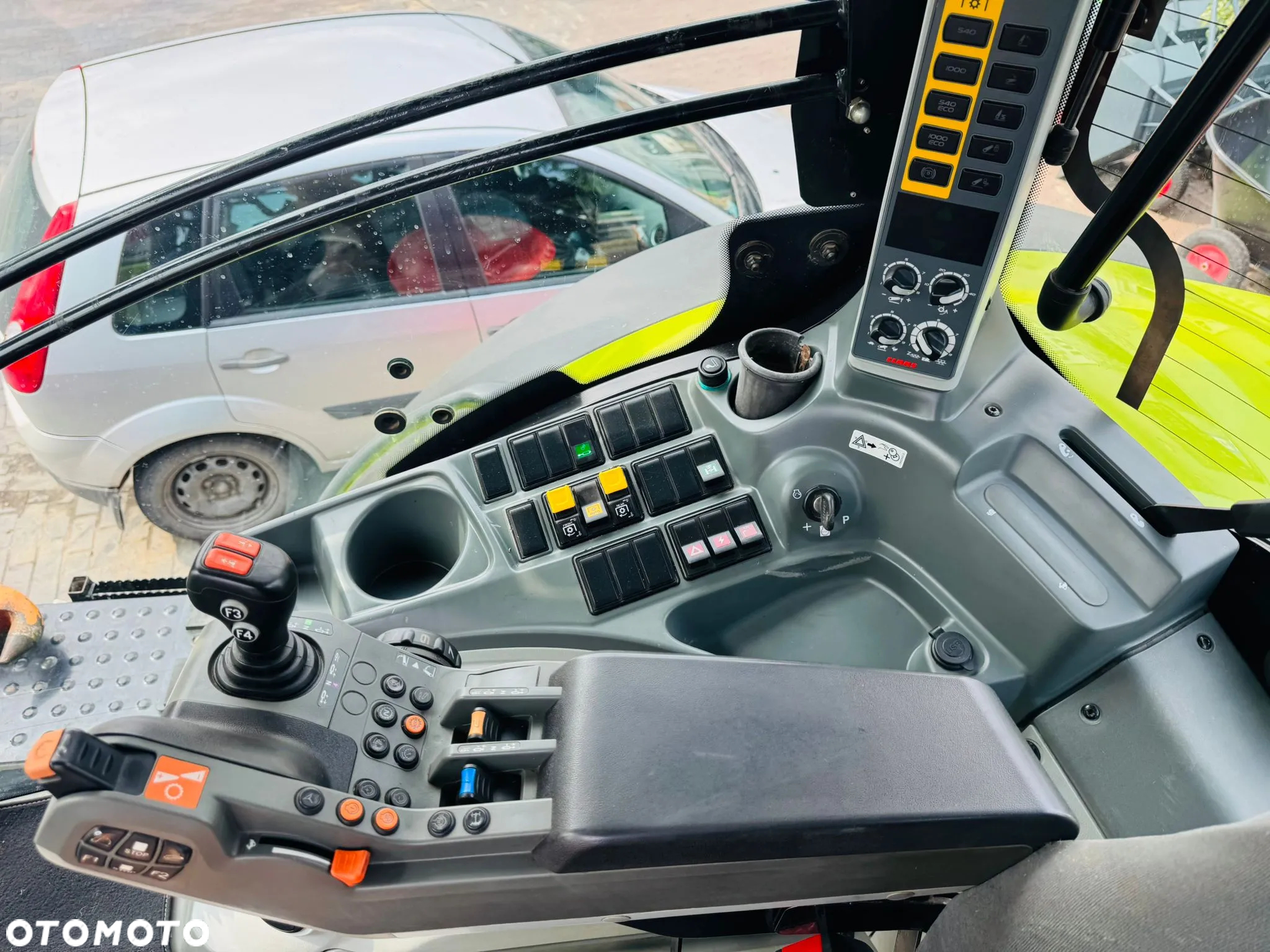 Claas Axion 810 CMATIC - 13