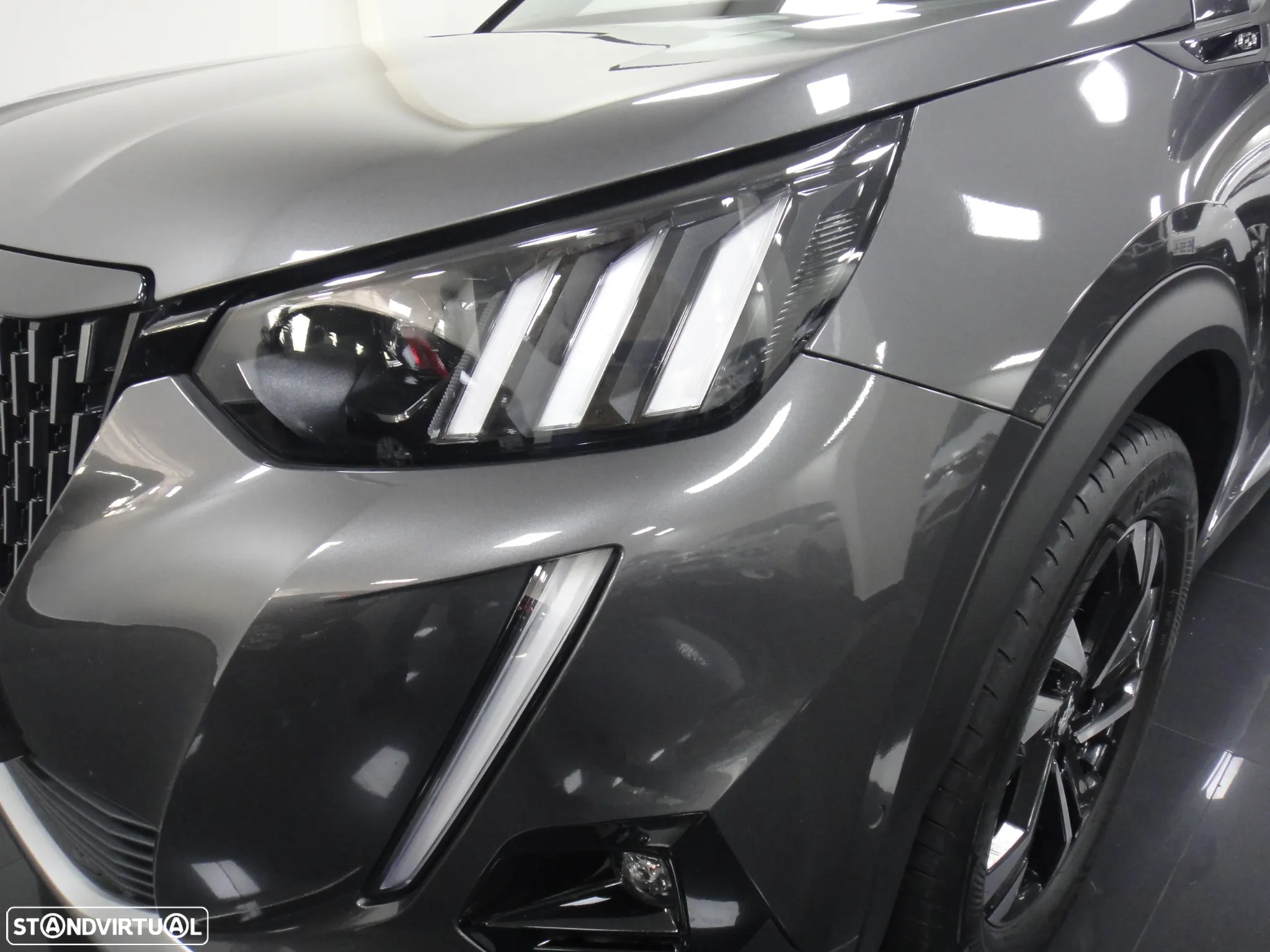 Peugeot 2008 1.2 PureTech GT EAT8 - 5