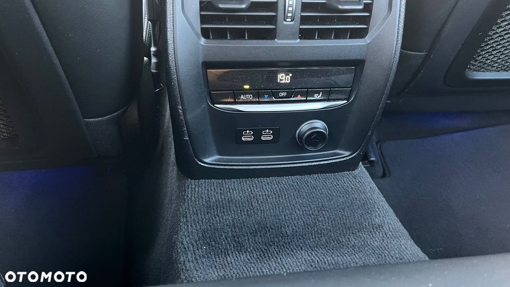 BMW Seria 3 320d Sport Line Shadow sport - 23