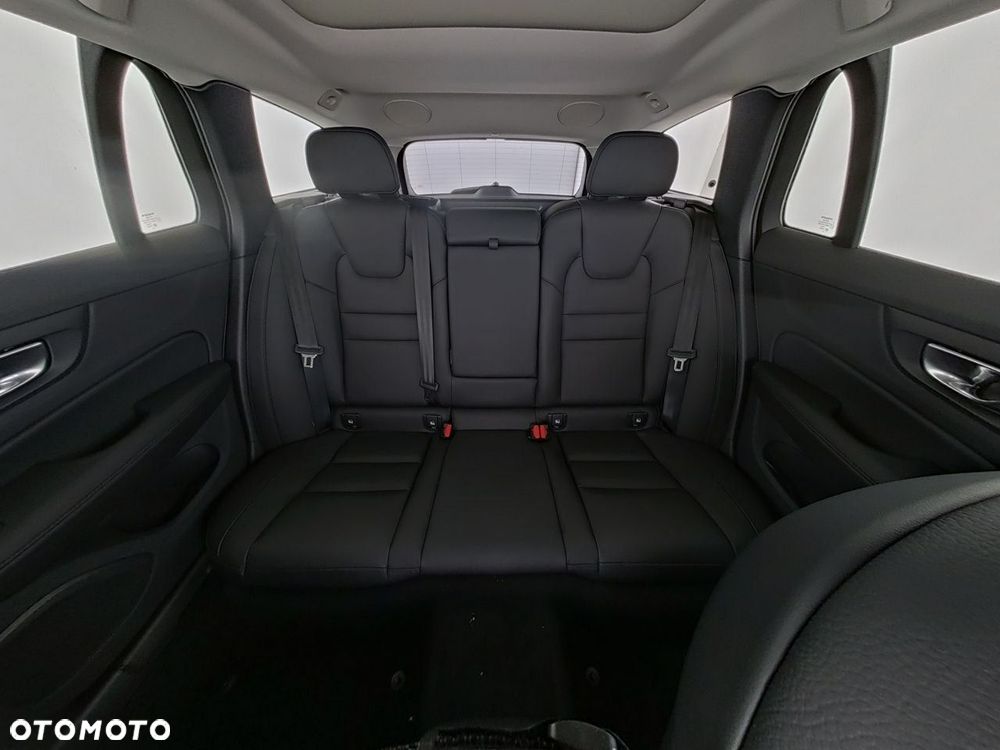 Volvo V60 B4 B DKG Plus Dark - 7