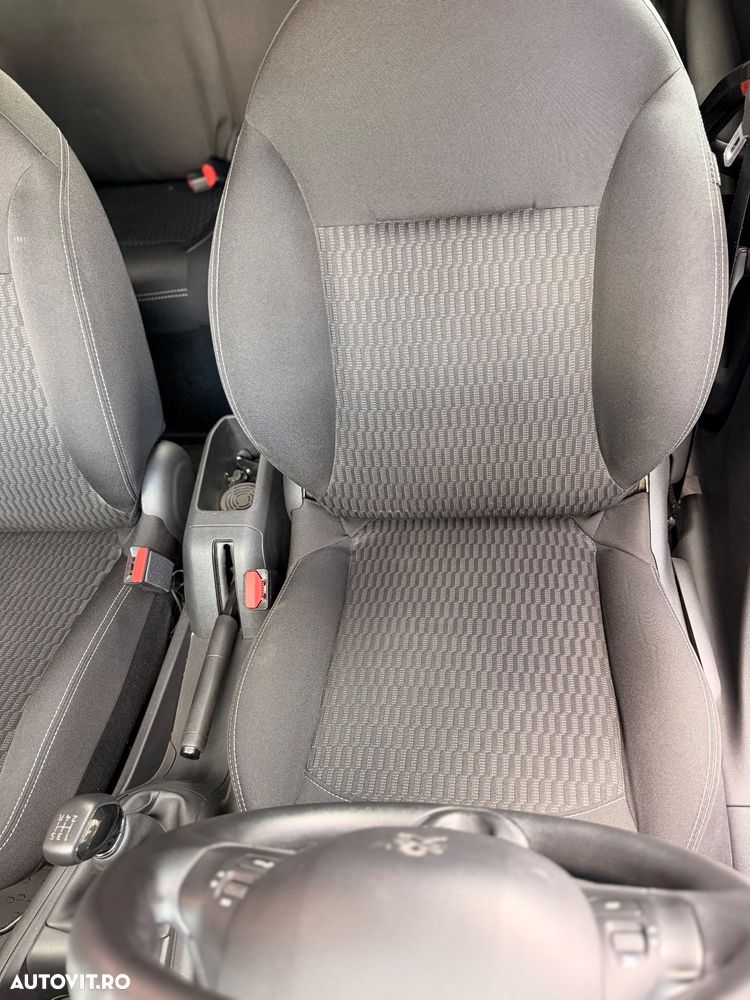 Peugeot 208 1.2 L PureTech Active - 12