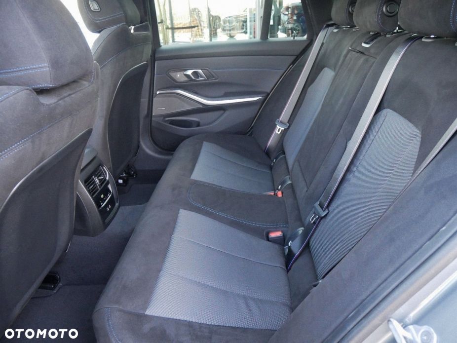 BMW Seria 3 320d xDrive mHEV M Sport - 22