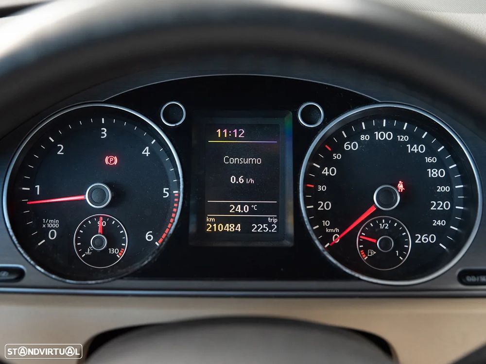 VW Passat 1.6 TDI Confortline BM - 22
