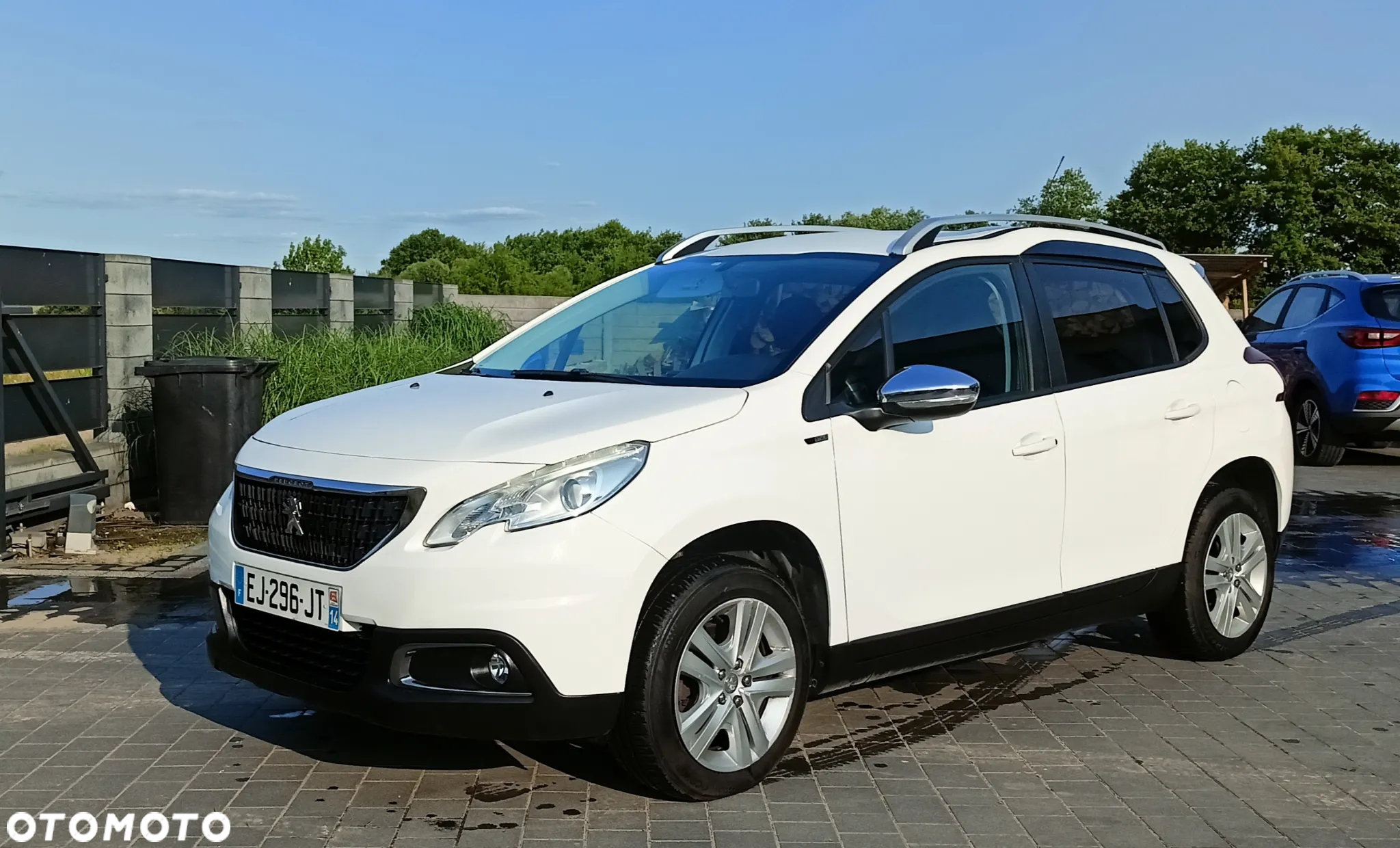 Peugeot 2008 1.2 Pure Tech Style S&S - 10