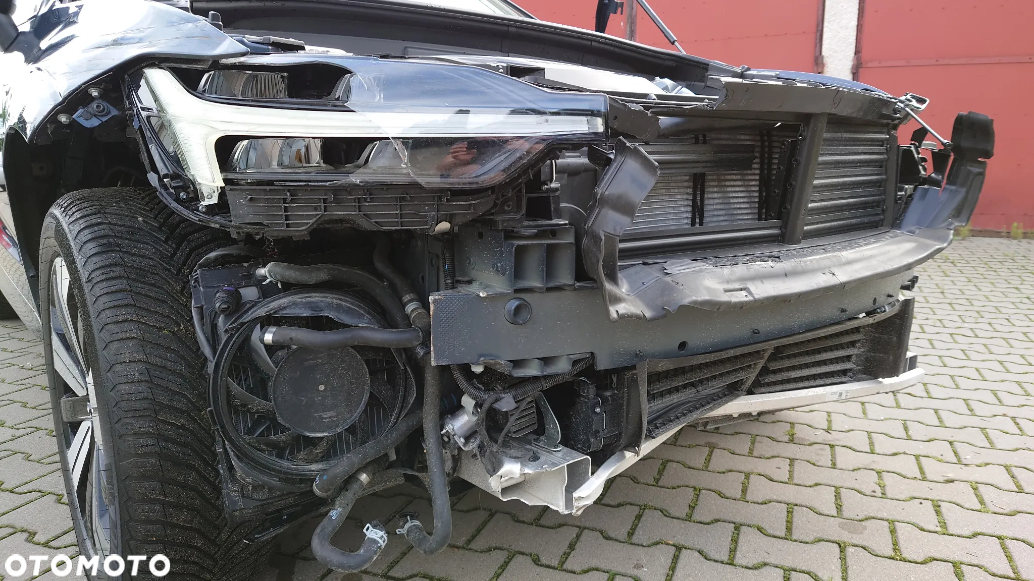 Volvo XC 60 T6 AWD Plug-in Hybrid Plus Dark - 22