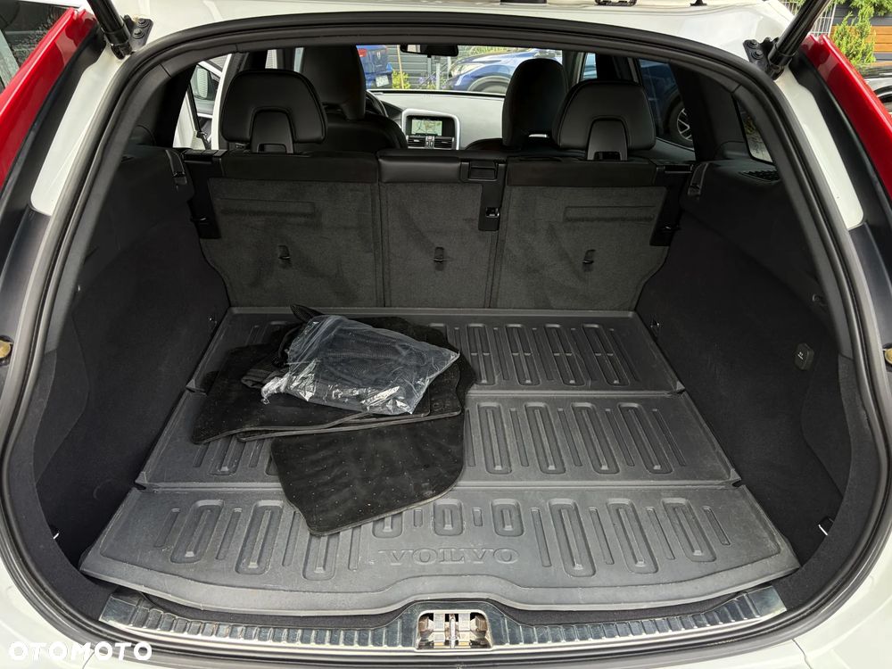 Volvo XC 60 D4 Geartronic RDesign - 35