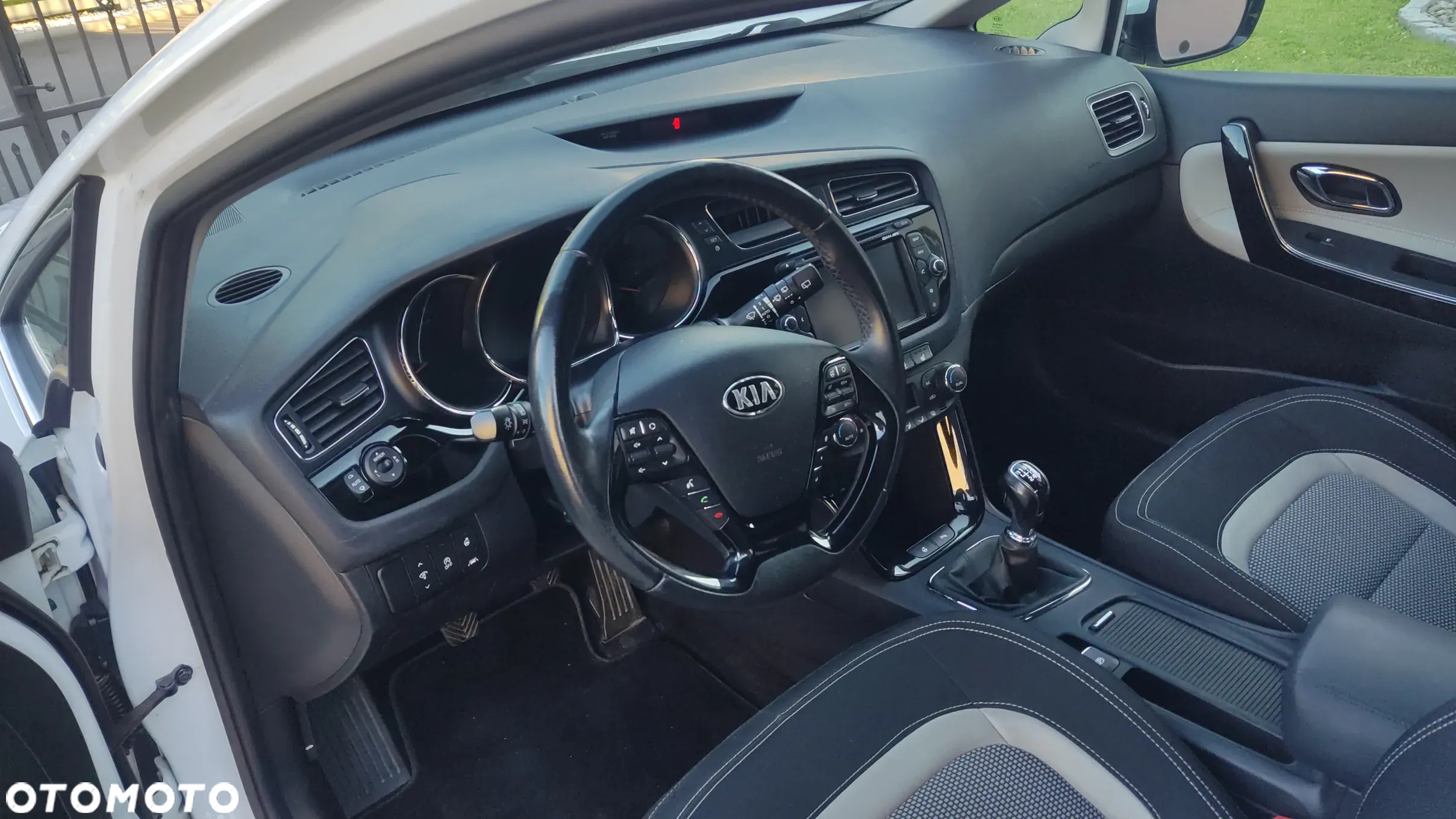 Kia Ceed - 12