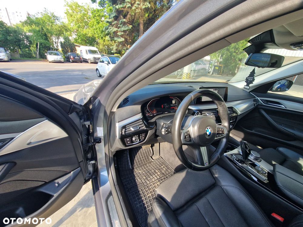 BMW Seria 5 520d xDrive MHEV Sport Line sport - 4