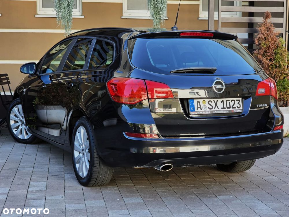 Opel Astra 1.6 Turbo 150 Jahre - 26