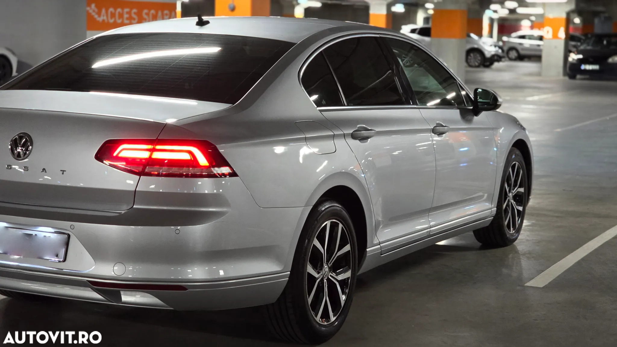 Volkswagen Passat Variant 1.8 TSI (BlueMotion Technology) DSG Highline - 17