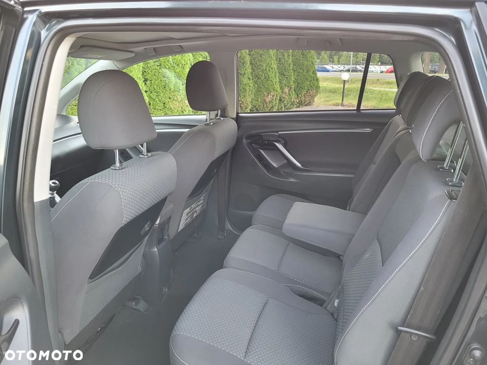 Toyota Verso 2.0 D-4D Executive - 24