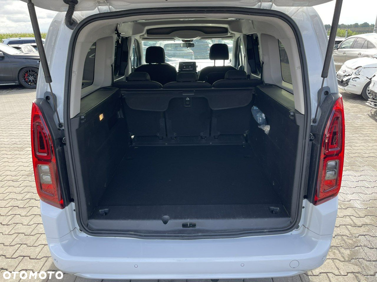 Opel Combo Life 1.2 Turbo Edition Plus S&S - 4