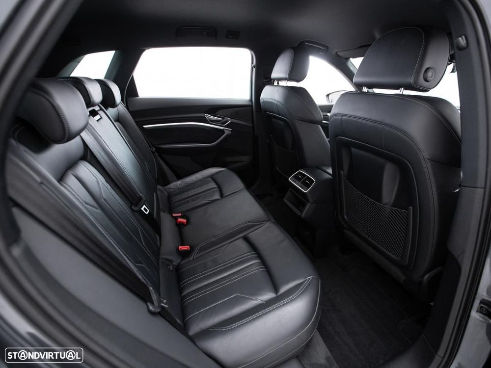 Audi e-tron 55 quattro S line - 12