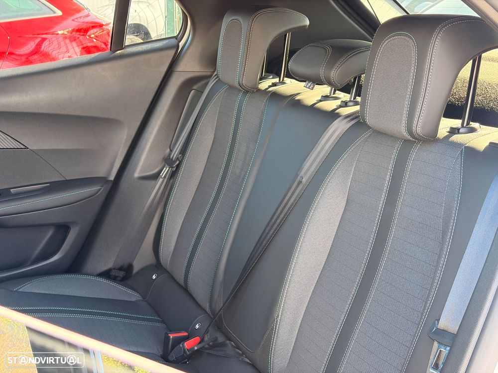 Peugeot e-2008 50 kWh Allure Pack - 25
