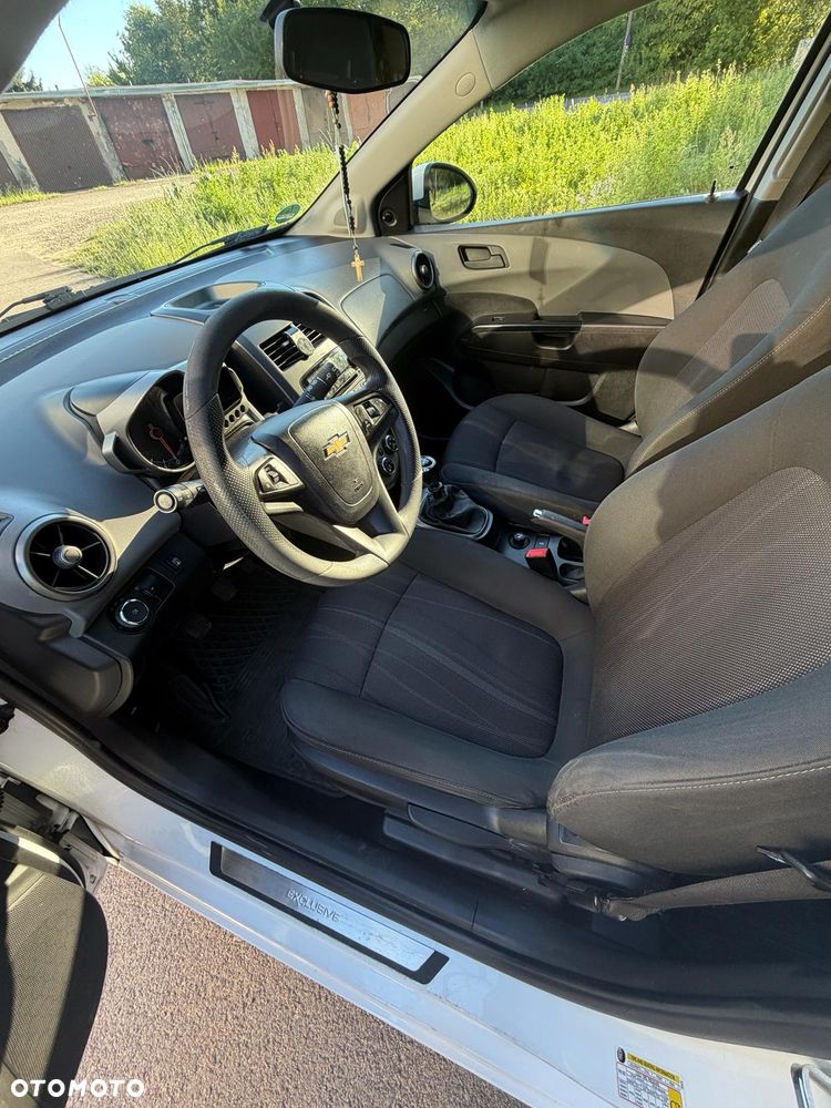 Chevrolet Aveo - 4
