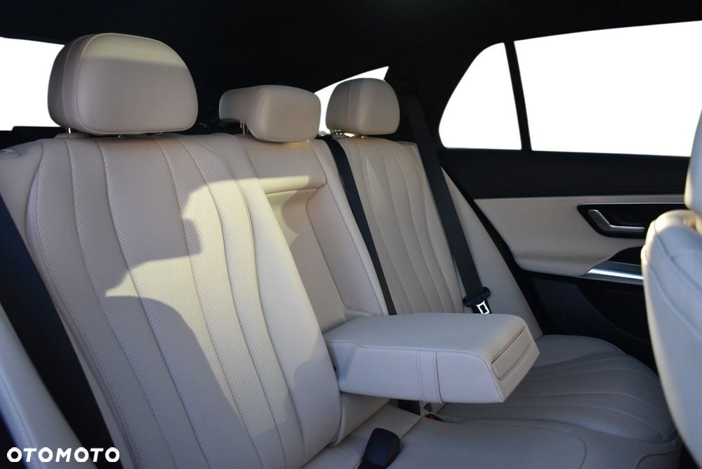 Mercedes-Benz Klasa E 220 d mHEV 4-Matic AMG 9G-Tronic - 9