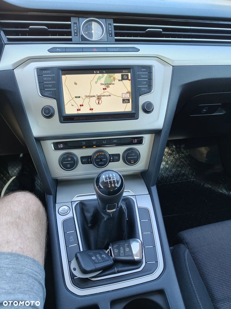 Volkswagen Passat - 18