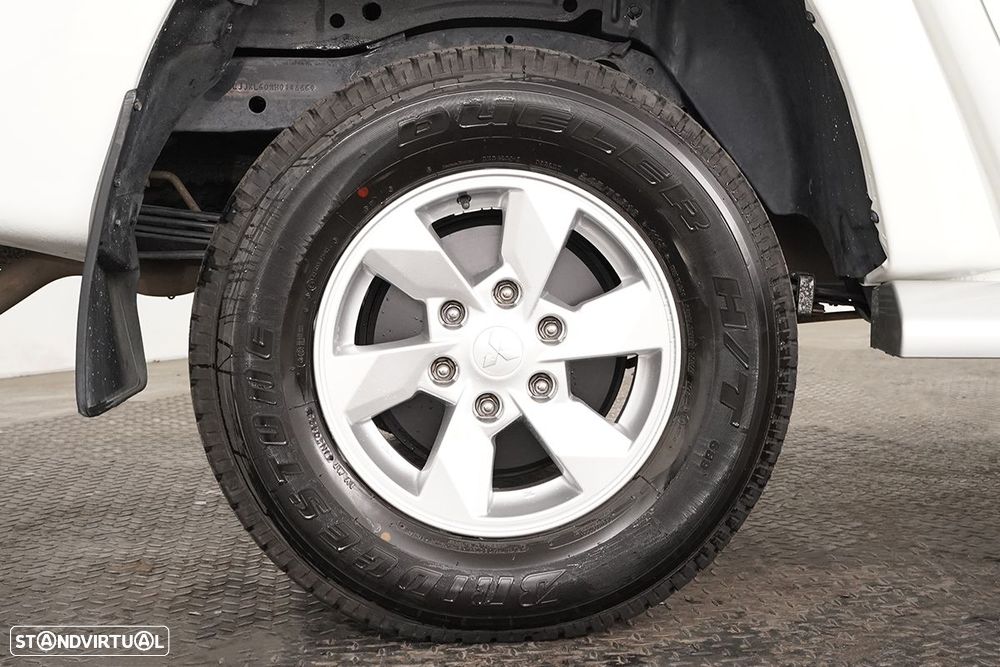 Mitsubishi L200 2.3 DI-D Strakar Space Cab Intense 4WD - 5