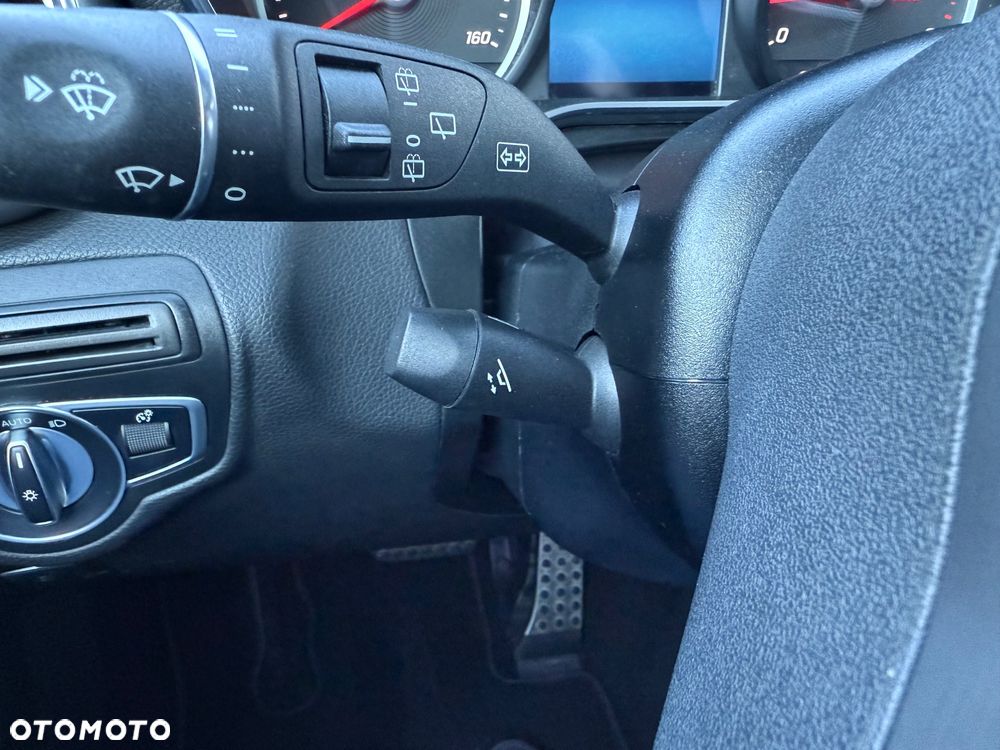 Mercedes-Benz GLC 300 4Matic 9G-TRONIC AMG Line - 12