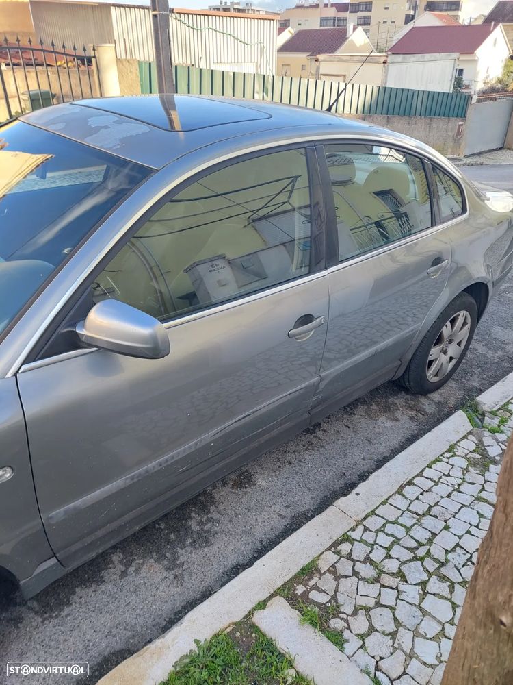 VW Passat 1.9 TDi Confortline - 4