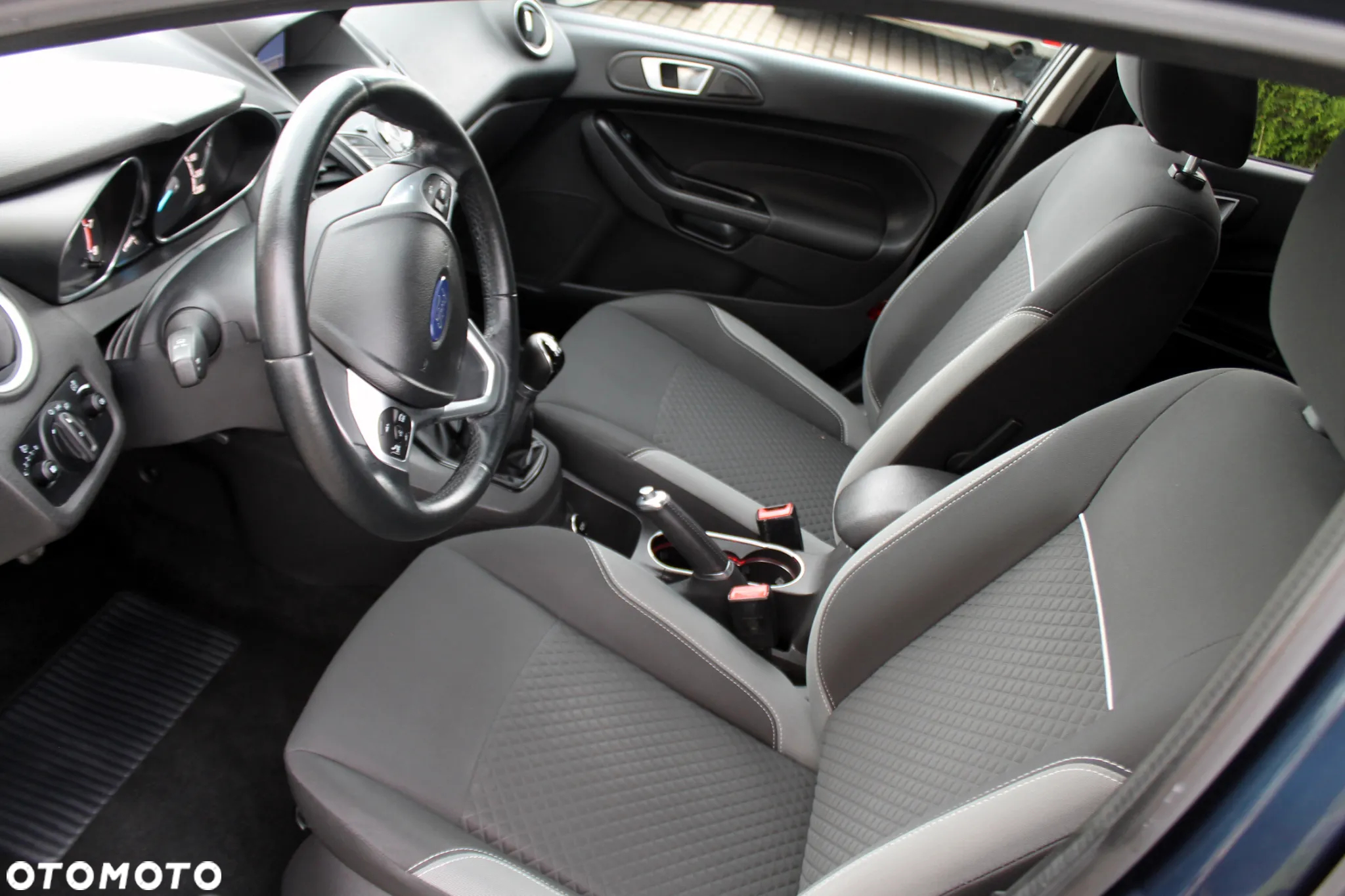Ford Fiesta 1.0 EcoBoost S&S TREND - 10
