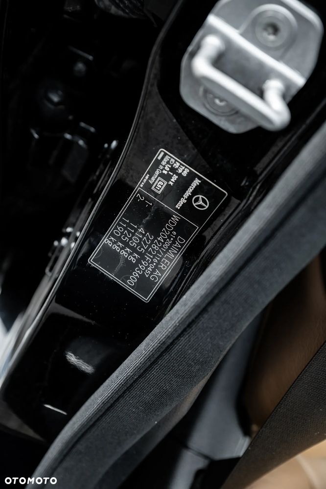 Mercedes-Benz Klasa C 250 CDI DPF Automatik BlueEFFICIENCY Special Edition - 37