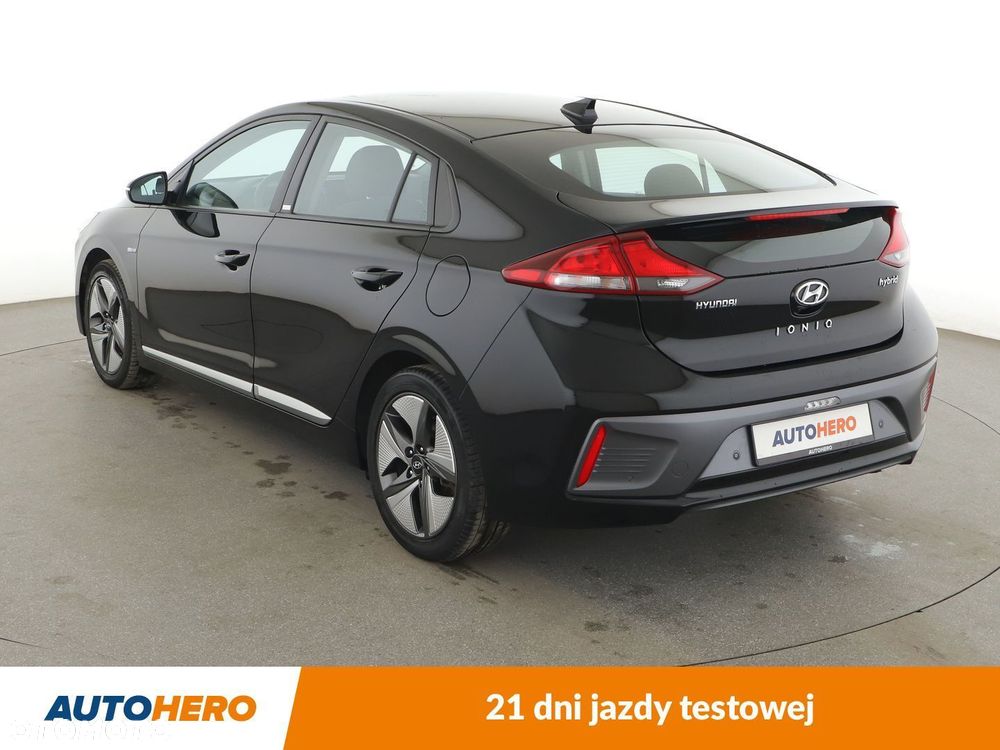 Hyundai IONIQ - 4
