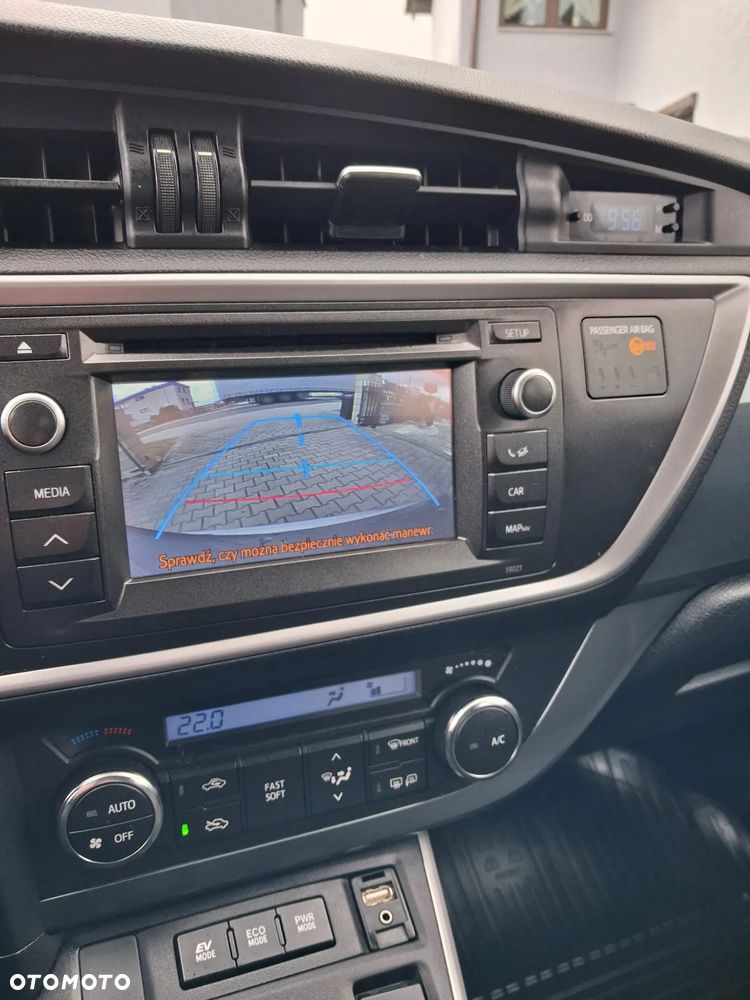 Toyota Auris - 16